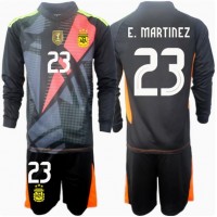 Otroški Nogometni dresi Argentina Emiliano Martinez #23 Vratar Domači Copa America 2024 Dolgi Rokav (+ Kratke hlače)